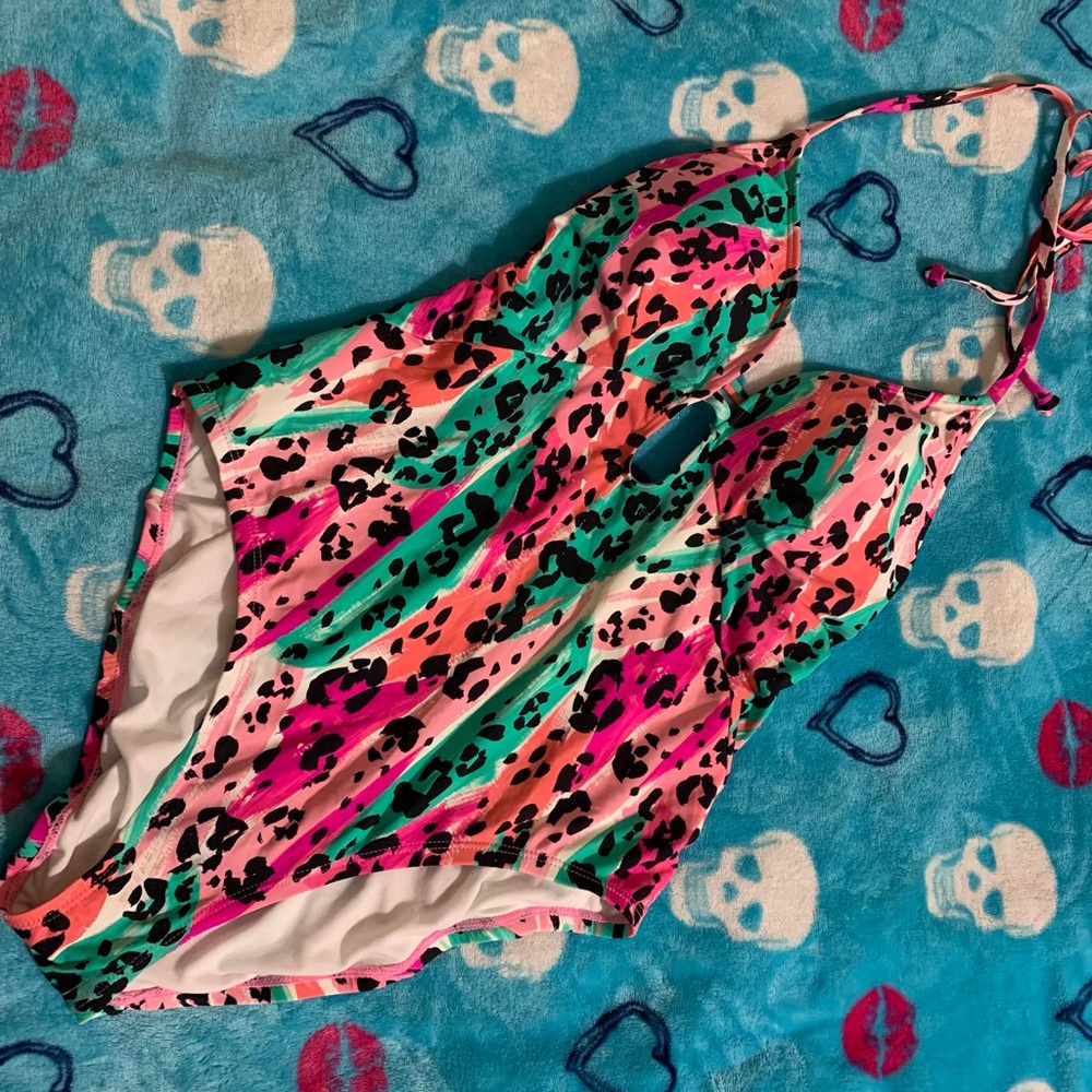 Womens size L Multi color cheetah print 1 piece swimsuit